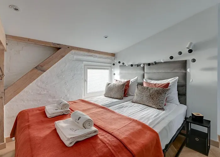 Апартаменти Modern Attic - Cozy Floor By Lion *